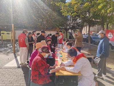 愛(ài)心義診情暖睦鄰——青島市胸科醫(yī)院到梅庵新區(qū)開(kāi)展健康義診活動(dòng)